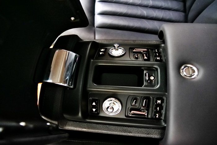 残りわずかです】Mercedes W221 センターコンソールカバー センター 
