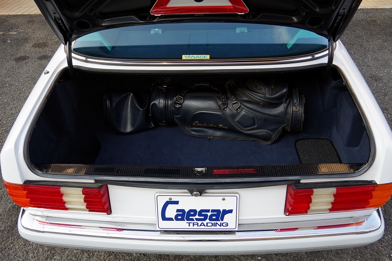 ベンツ　W126　SEL　SE　SEC　AMGトランクすスポイラー
