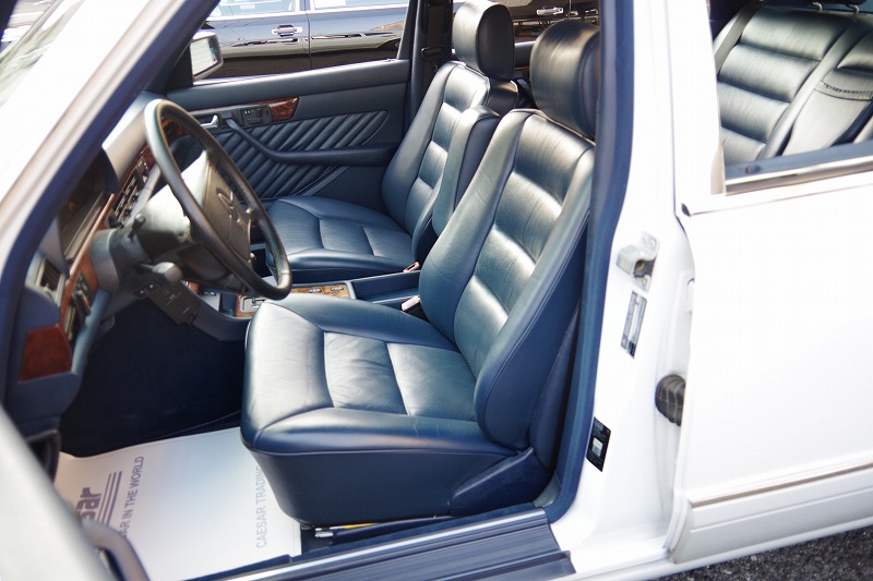 メルセデス―ベンツ126-560エンジンデスキャツプ （90benz560sel (38).jpg）
